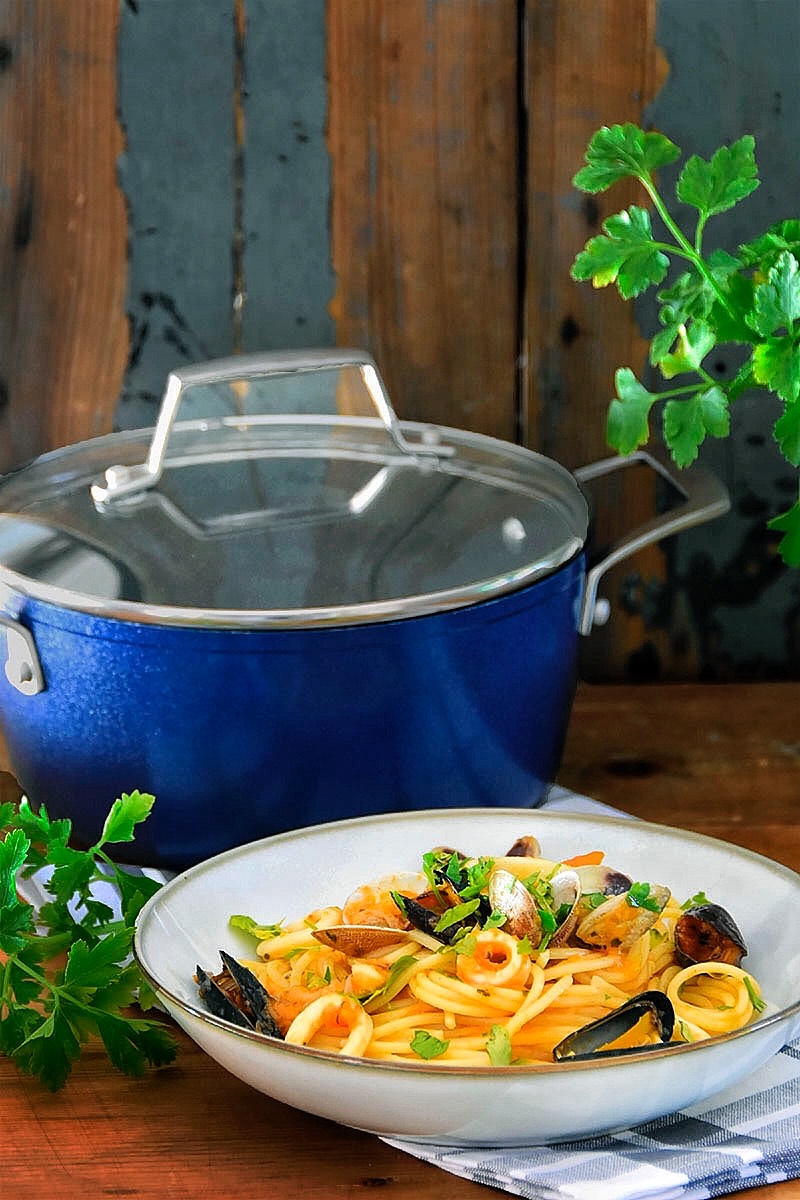 Spaghetti mit Tintenfisch und Meeresfrüchten