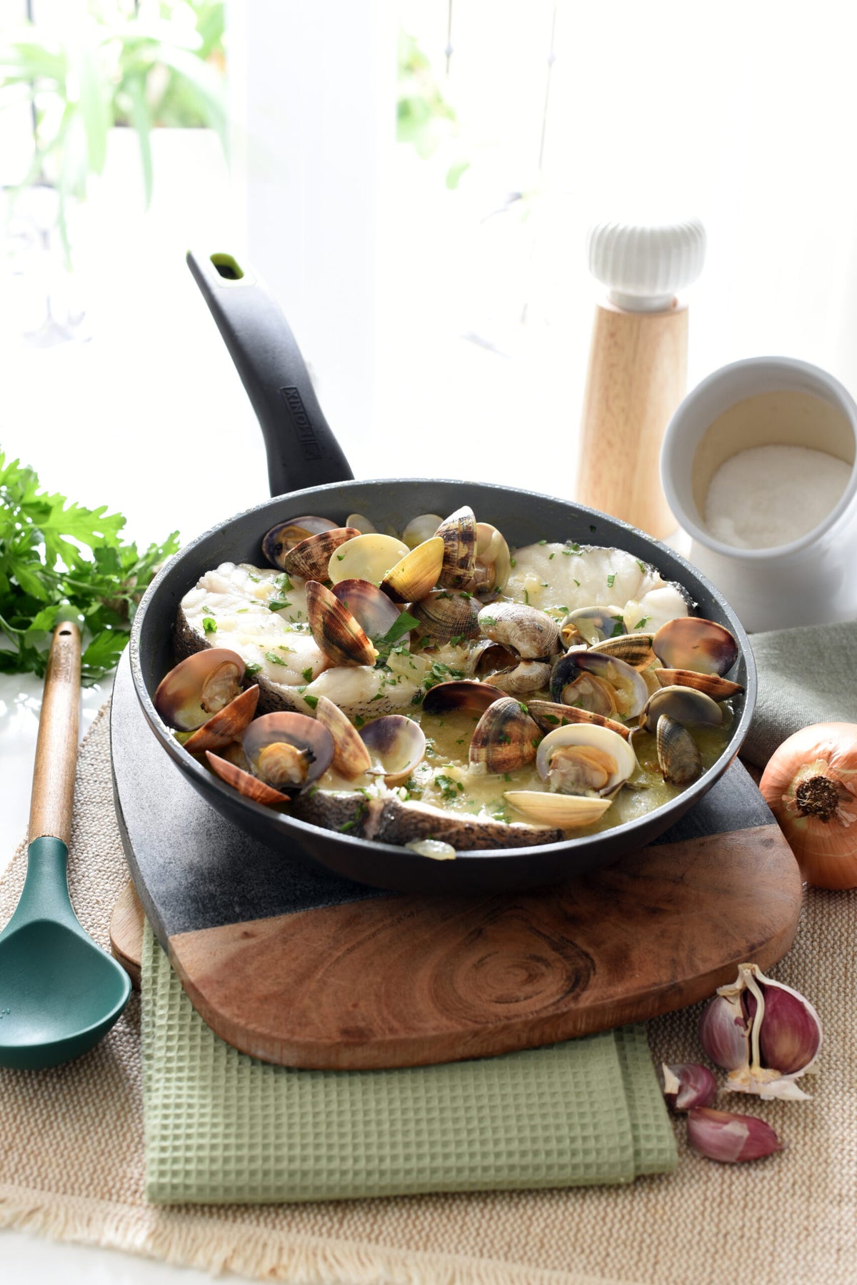 MONIX Seehecht mit Muscheln IG2