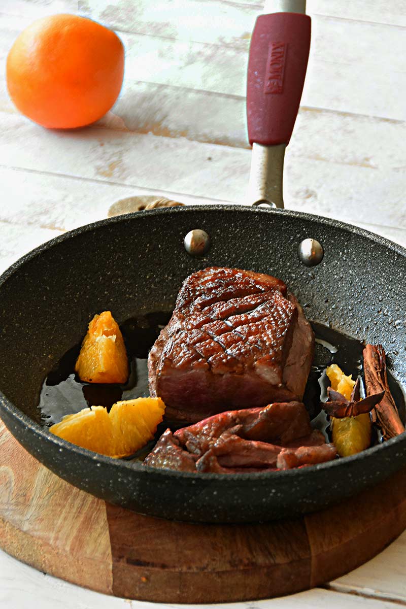 Duck magret with orange and ginger sauce