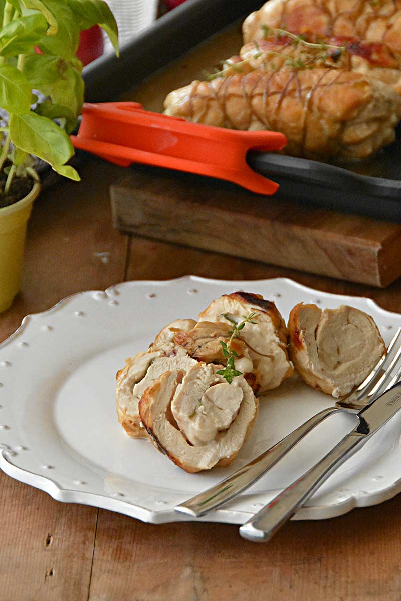 Hähnchenrollen gefüllt mit Basilikum und Käse