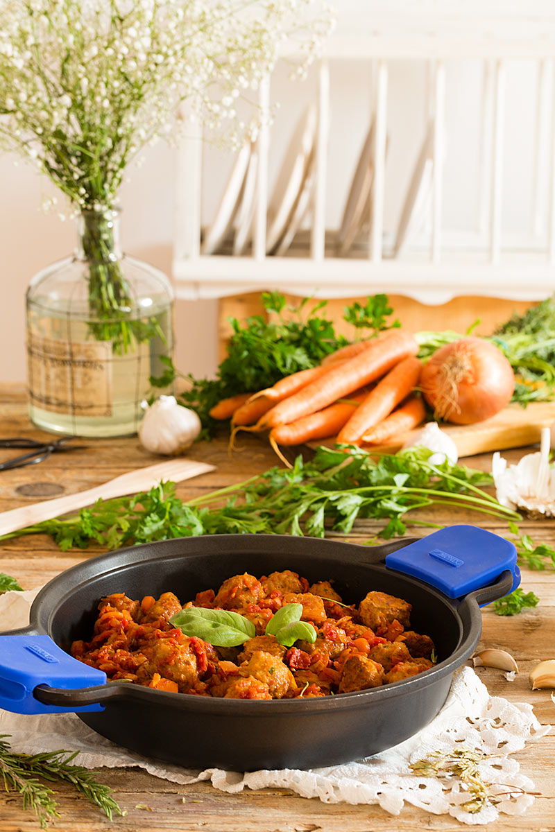 Meatballs with pomodoro sauce