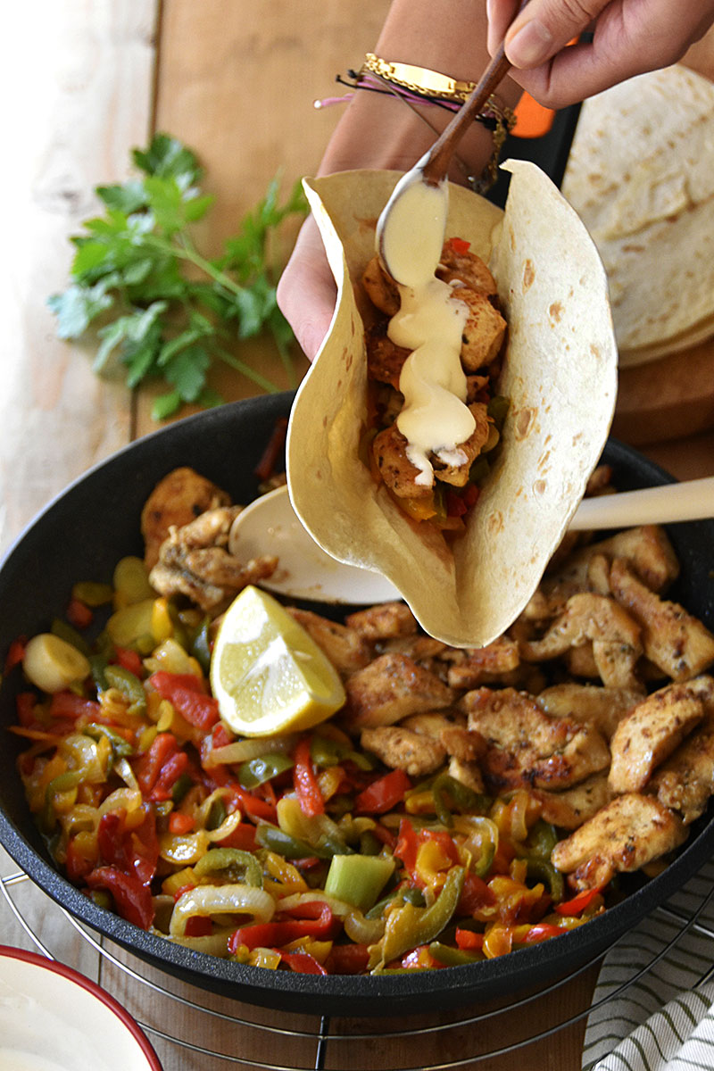 Chicken fajitas with peppers