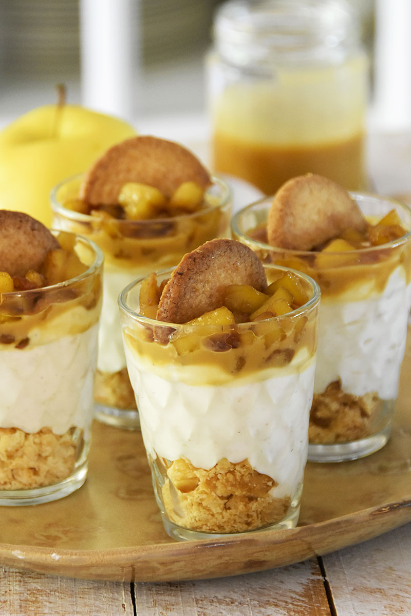 Trifle mit karamellisierten Äpfeln