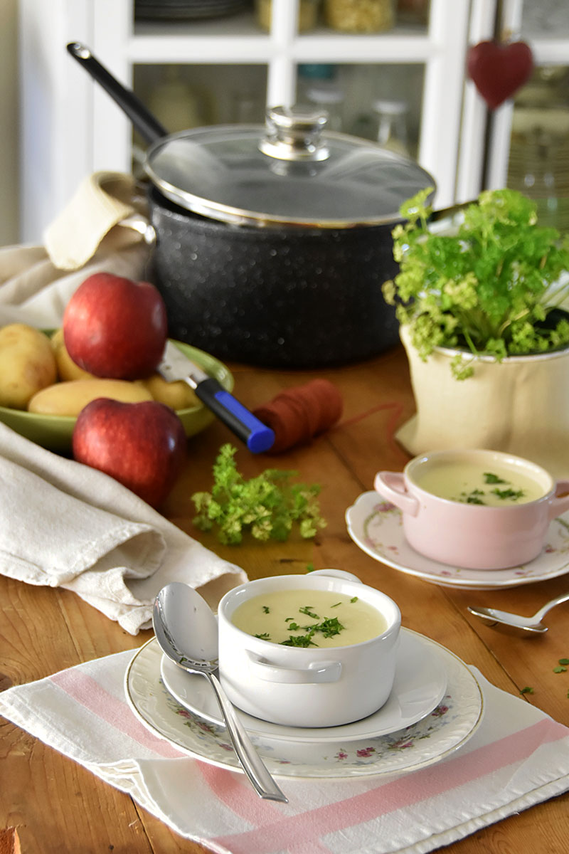 Leek and apple cream