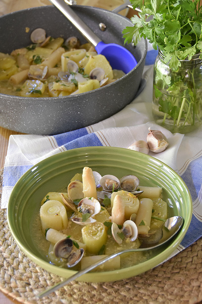Muscheleintopf mit Spargel und Kartoffeln