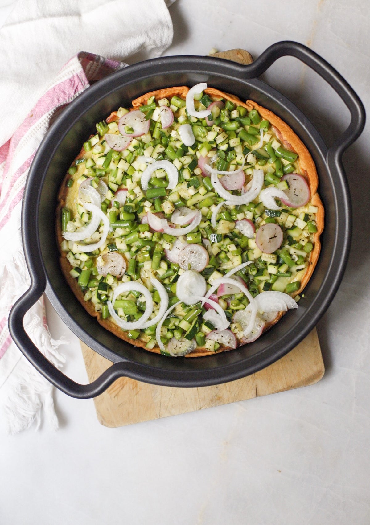 Pesto and vegetable quiche to go