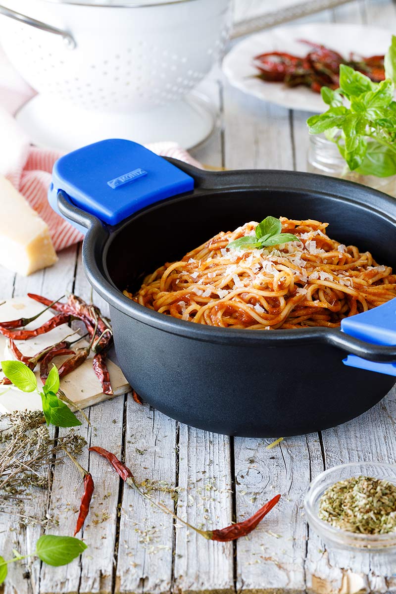 Spaghetti con salsa arrabbiata