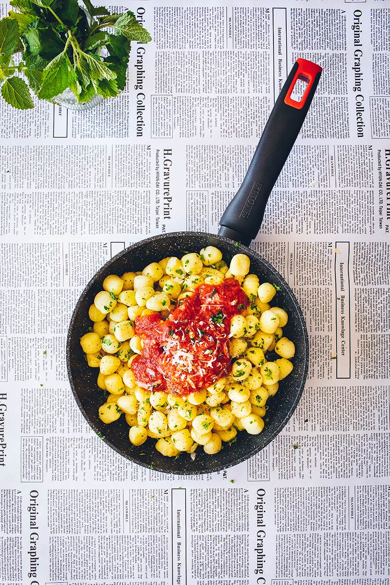 Gnocchi o Ñoquis con salsa di pomodoro