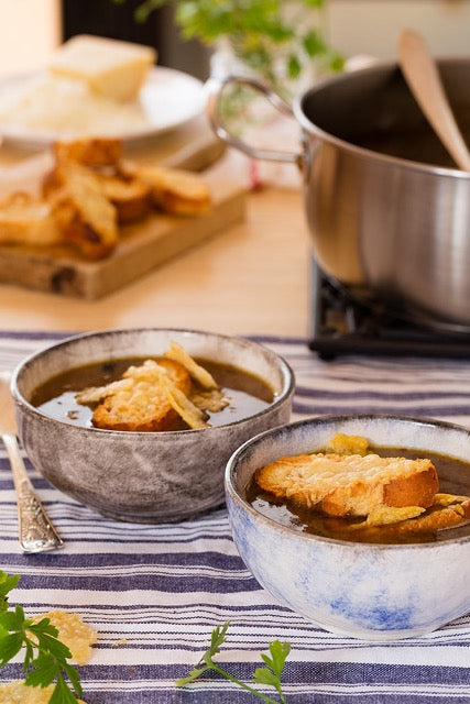 Zwiebelsuppe mit Parmesan